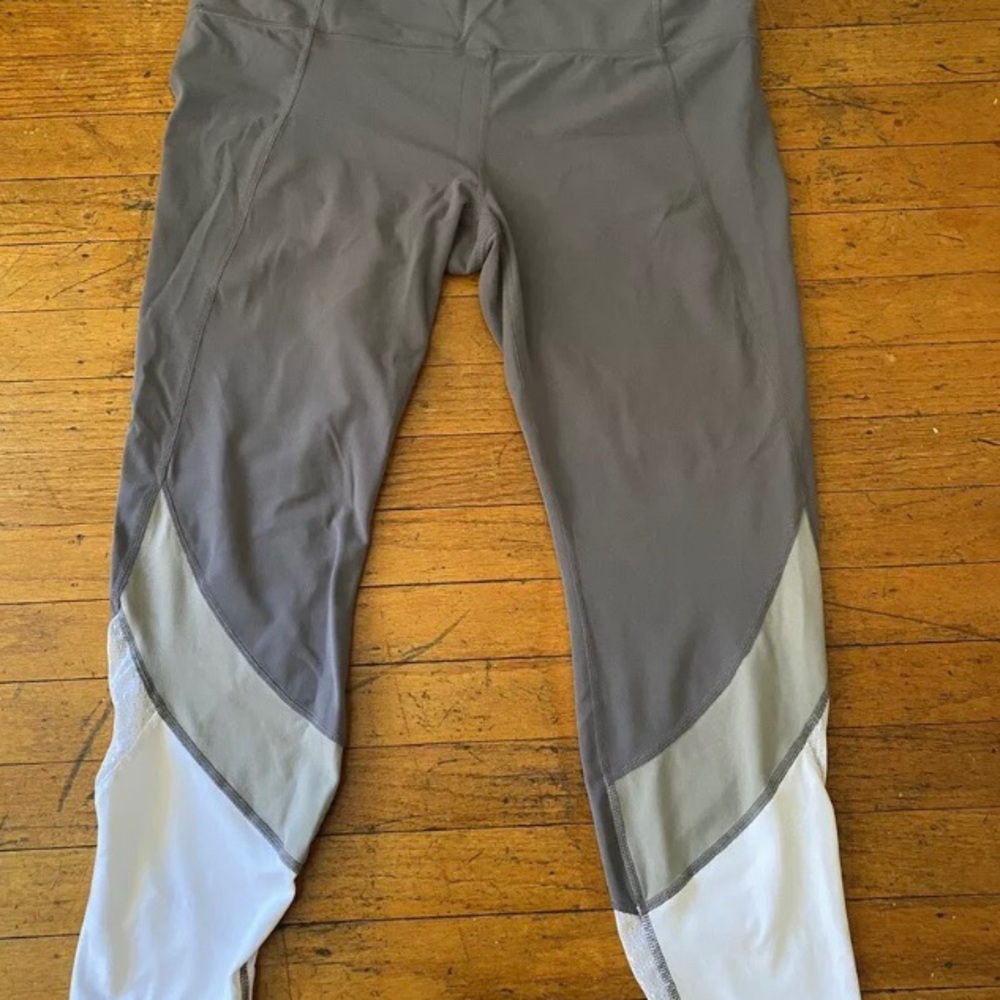 Athleta Grey and White Capri Leggings